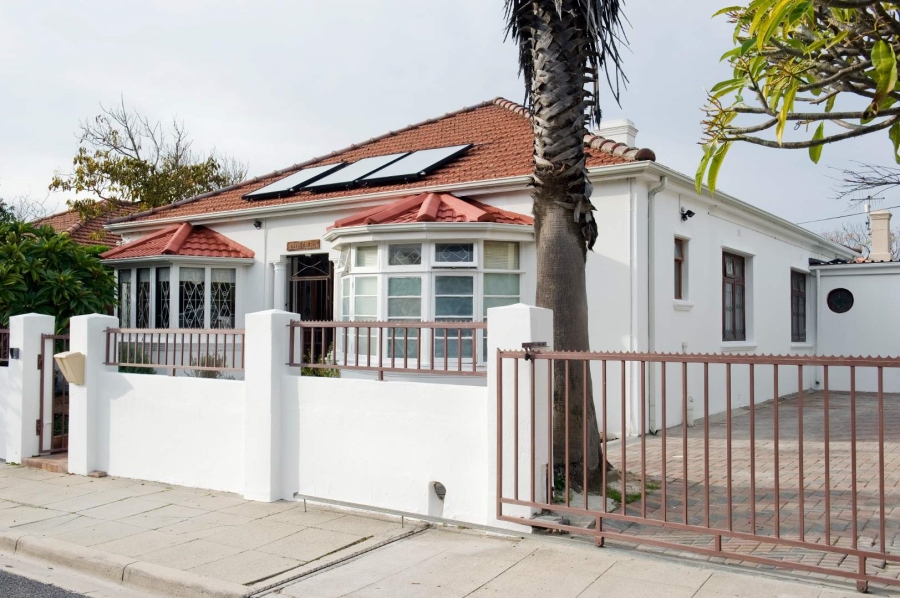 7 Bedroom Property for Sale in Mowbray Western Cape